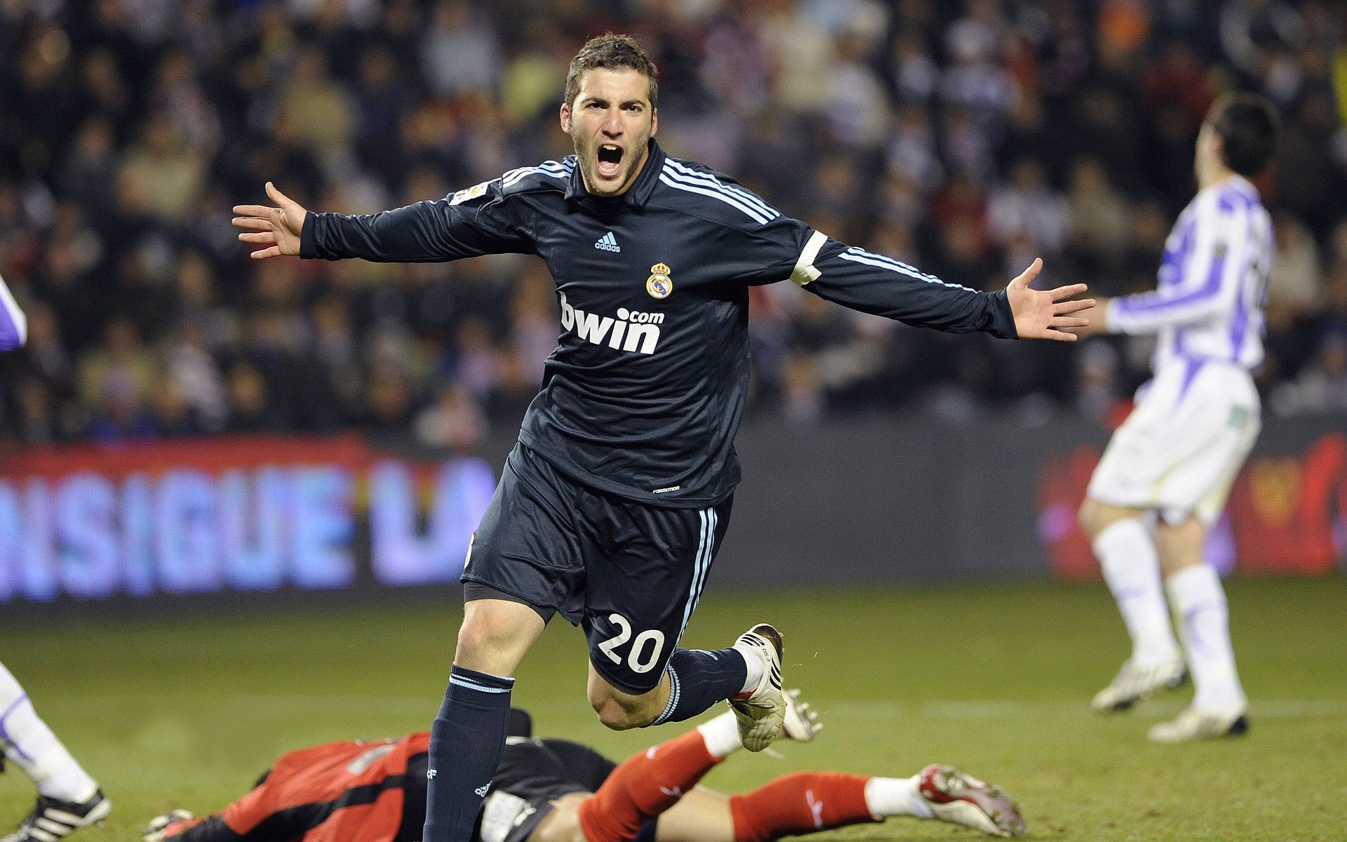 战术灵活度是否是五大联赛下半程稳定表现关键，灵活的战术战法