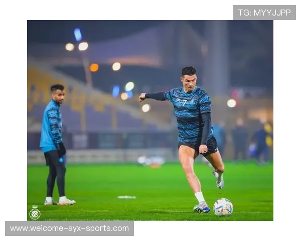 C罗恢复训练首秀视频流出，体能惊艳团队医生